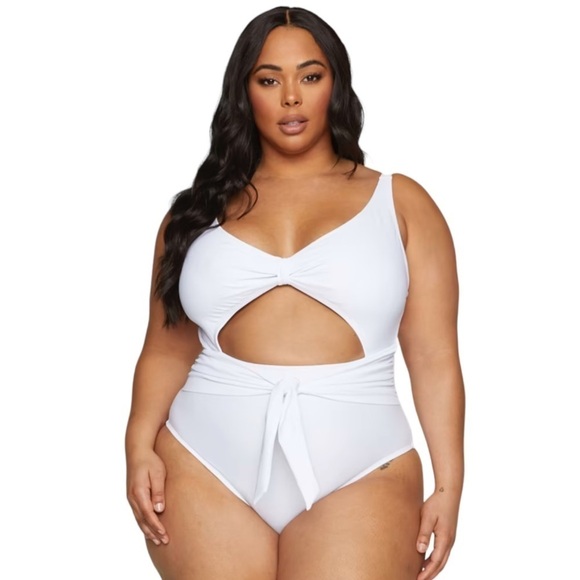 Fashion to Figure Kenzie Tie Front One-Piece Swimsuit in White Size 4 - Picture 1 of 7
